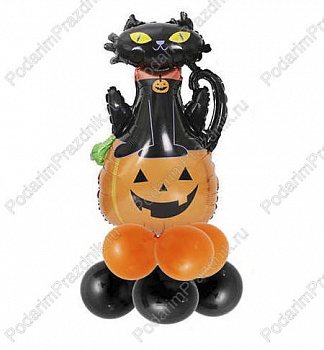 Кот на тыкве на подставке